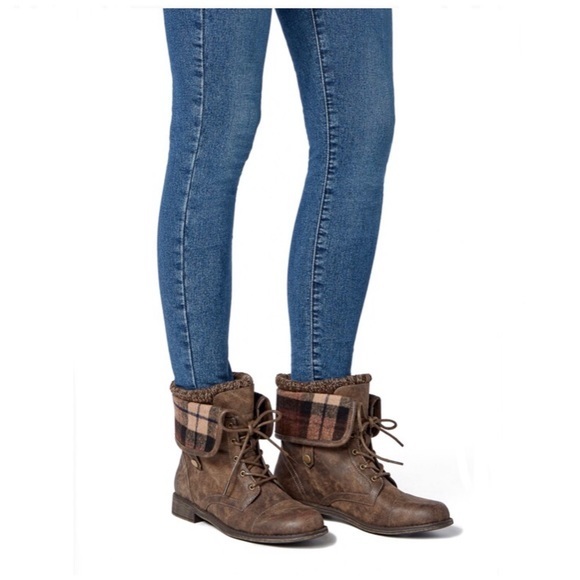 Brown Flat Faux-Leather Sweater Boot Size 8, NIB - Picture 4 of 5